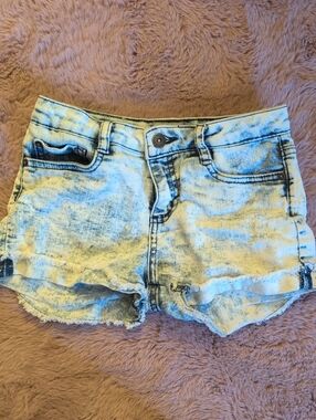 Lucky Brand Light Acid Wash Denim Shorts